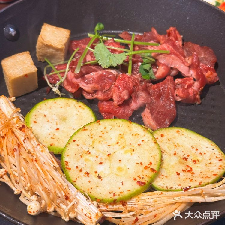 现在合肥牛肉自助开始卷甜品了？