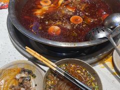 -肖肖酸萝卜鱼火锅(总店)