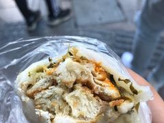咸菜肉松油条-上海虹口糕团食品厂(茂名路店)