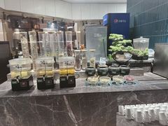 -金马门国际美食百汇(珞喻路店)