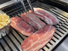 -臻牛烤肉