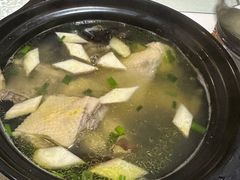 菌菇炖老母鸡汤小份-呼吸森林·生态农庄农家乐私房菜