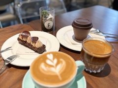 拿铁咖啡-Fridi Patisserie Cafe