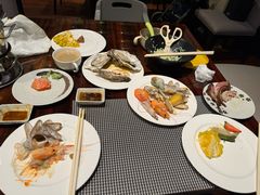 -广州万富希尔顿酒店·感趣自助餐厅·金秋蟹宴生蚝海鲜刺身