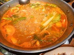 -野山舂·贵州现舂酸汤火锅(鸿通城店)