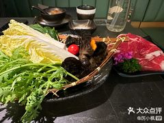 -湊湊火锅·茶憩(杭州湖滨银泰in77店)