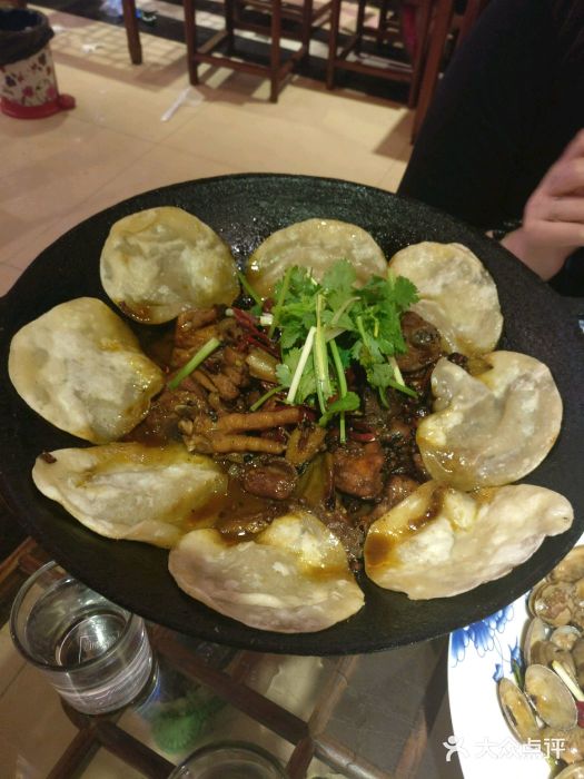 百味地锅鸡(财校分店)地锅小公鸡图片