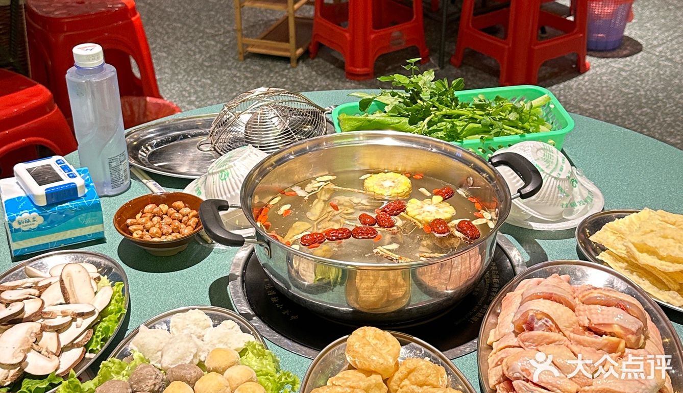 减脂人狂喜！这家鸡煲太鲜嫩了！怒吃整只