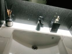 -简法造型·品牌形象店