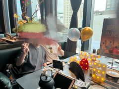-雍容荟帝王蟹活龙虾展台自助(IFS黑金店)