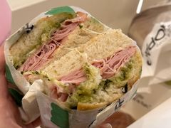 经典烤蒜火腿三明治-PAOPAO Bakery&Café(港汇店)