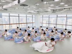 -深舞形体民族舞蹈工作室