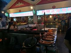 -布尔津河堤夜市