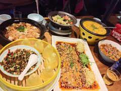 -有红鸡毛店·川菜(建设路店)