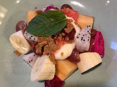 时令水果沙拉配自制果酱酸奶-G+KITCHEN(龙湖狮山天街店)