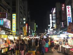 -六合夜市