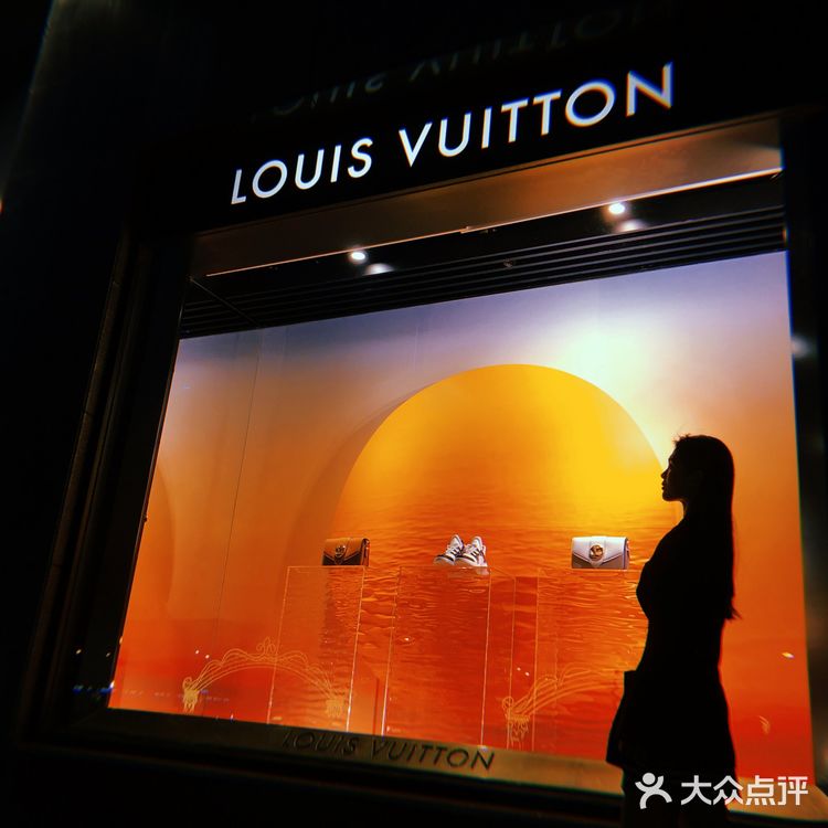 石家庄先天下广场的LV背景墙📸真的太好拍了🤷‍♀️⁉️