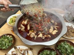 -鸿顺老铁锅美蛙鱼府(解放碑店)