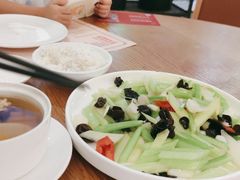 -顺风汤馆·广府粤菜(江宸天街店)