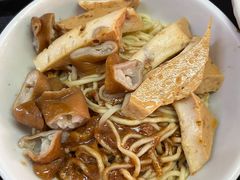 -松树干拌面店