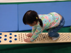 -乐融婴幼儿成长中心(四季青校区)