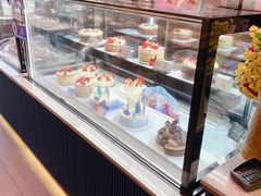 面包甜点陈列柜-巴黎贝甜·生日蛋糕(杭州文二路店)