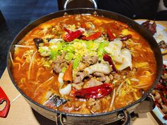 鱼羊鲜锅-街角等你.大连海鲜烧烤.经典铁板海鲜串(西安路店)