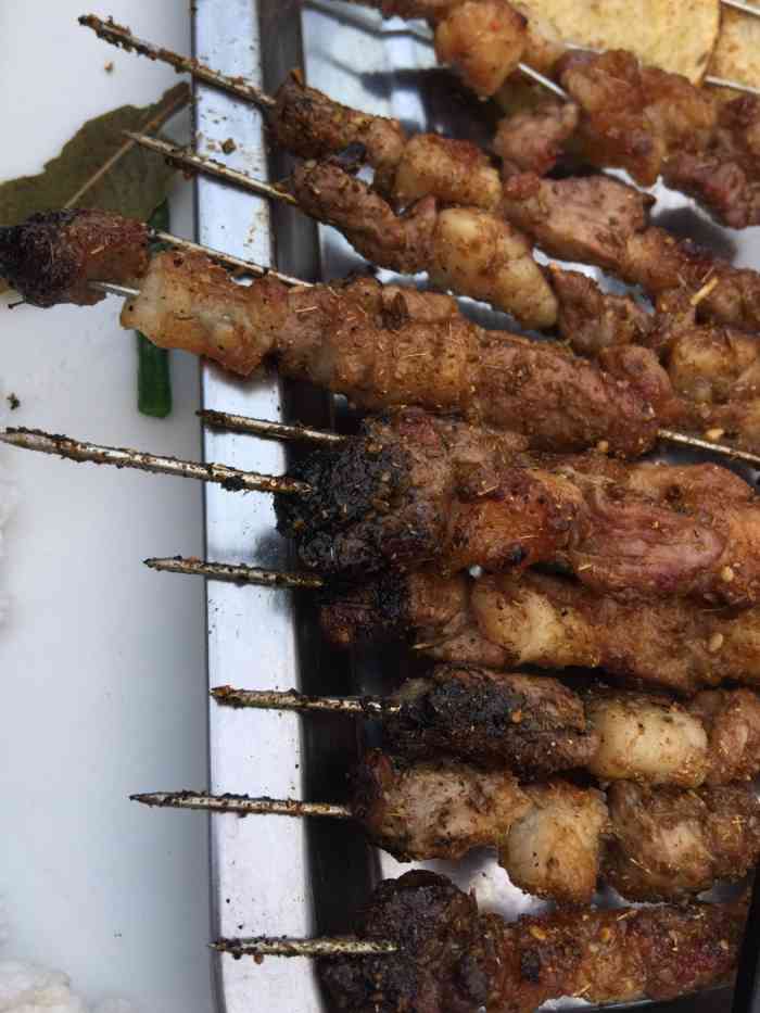 彪子烧烤(良乡店)-"味道相当的好,绝对北京特色,环境也很好,.