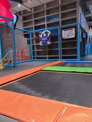-探奇乐园蹦床公园(日月广场店)