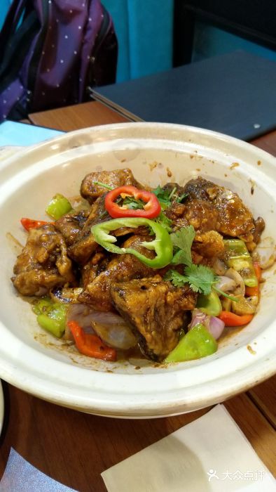 德宏记·茶餐厅(新辰里学清路店)招牌啫啫水库鱼头图片