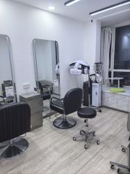 -LILI·HAIR SALON理理造型