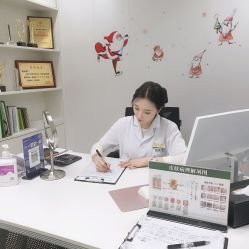 -苗医生专业祛痘·皮肤管理