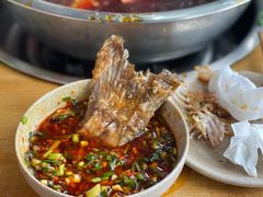 梭边鱼-肖肖酸萝卜鱼火锅(总店)