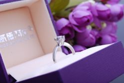 -威德钻石-克拉钻大本营(南京东路店)