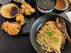 脆皮鸡腿面-贡梅老面馆·蟹粉面·无锡特色小吃(南长街主推店)