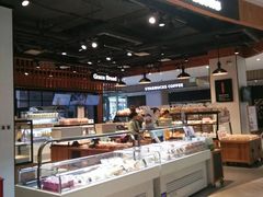 面包甜点陈列柜-格瑞思动物奶油生日蛋糕(圆融店)
