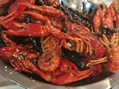 -顶峰夜宴·龙虾烧烤大排档(九江学院店)