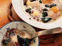 -RUXU入续糖水铺与包(卓悦中心店)