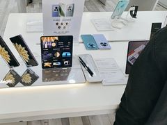 -荣耀授权专卖店(黄浦浙江中路店)