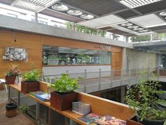 -ROAST coffee & eatery