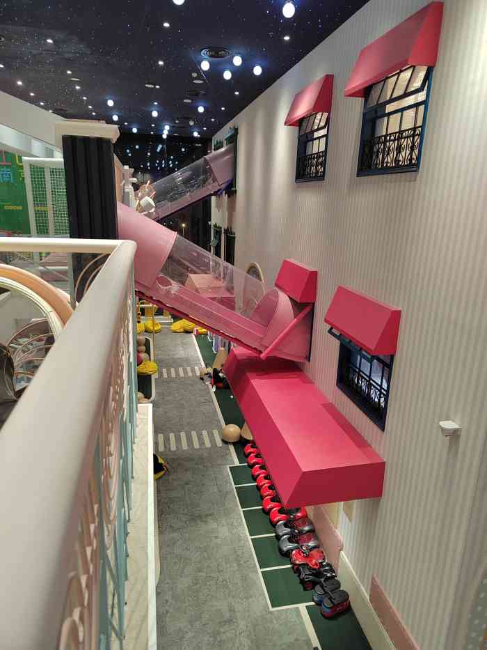 奈尔宝家庭中心(华采天地店)-"【印象】人流量较大 | 进门洗手消毒 |.