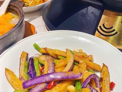 -阿瓦山寨·湘菜现炒·剁椒鱼头王(咸阳总店)