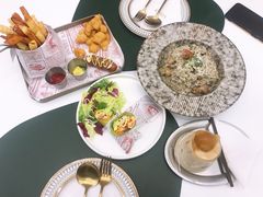 -露露家咖啡店