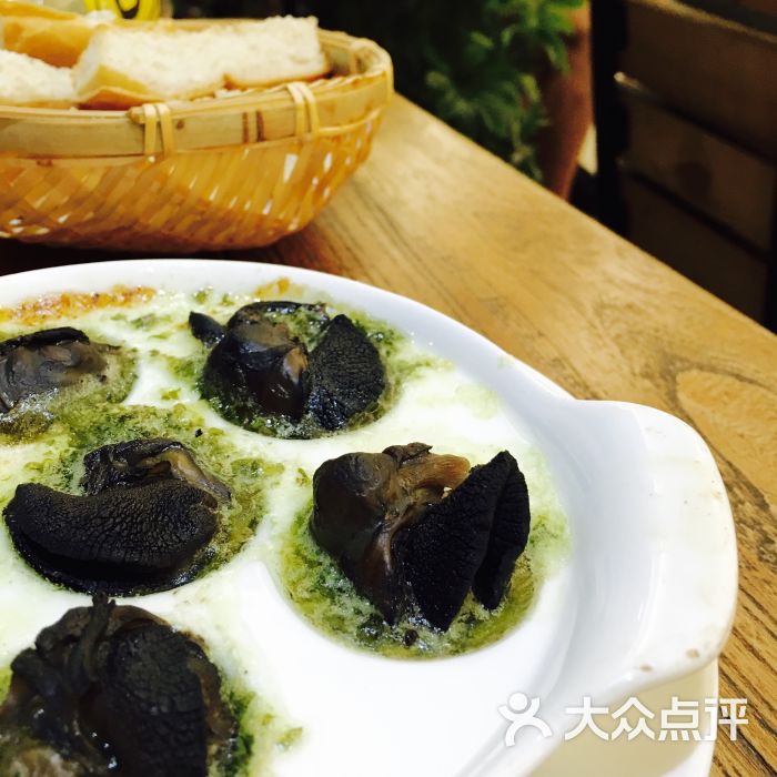 黄油蒜蓉焗蜗牛