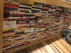 -猫的天空之城概念书店(杭州南宋御街店)