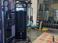 -思迈威健身(积玉桥万达店)