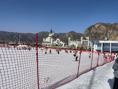 -荣盛康旅野三坡滑雪场