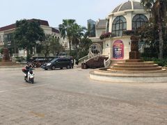 -亚龙湾亚泰商业街