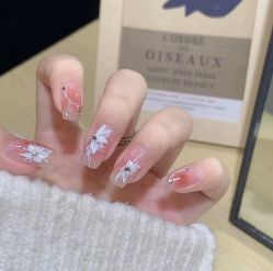 -睫毛弯弯·美甲美睫