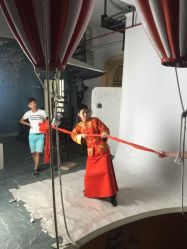 -现代经典婚纱摄影